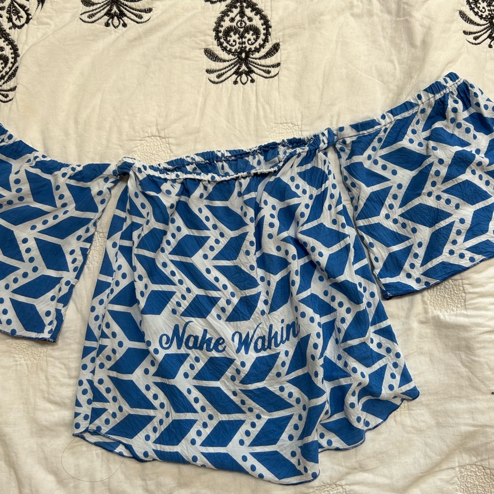 Nahe Wahine off shoulder top
